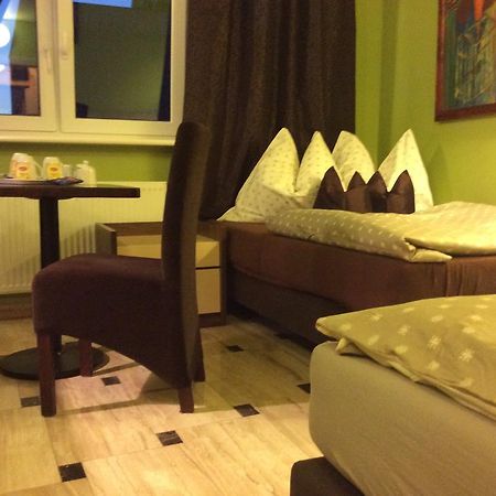 Mika Rooms Raclawicka 144 & Wislicka 3 Studio - Adults Only Warschau Buitenkant foto